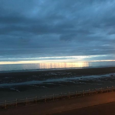 The Jewel Of The Sea Bed and Breakfast Blackpool Exterior foto