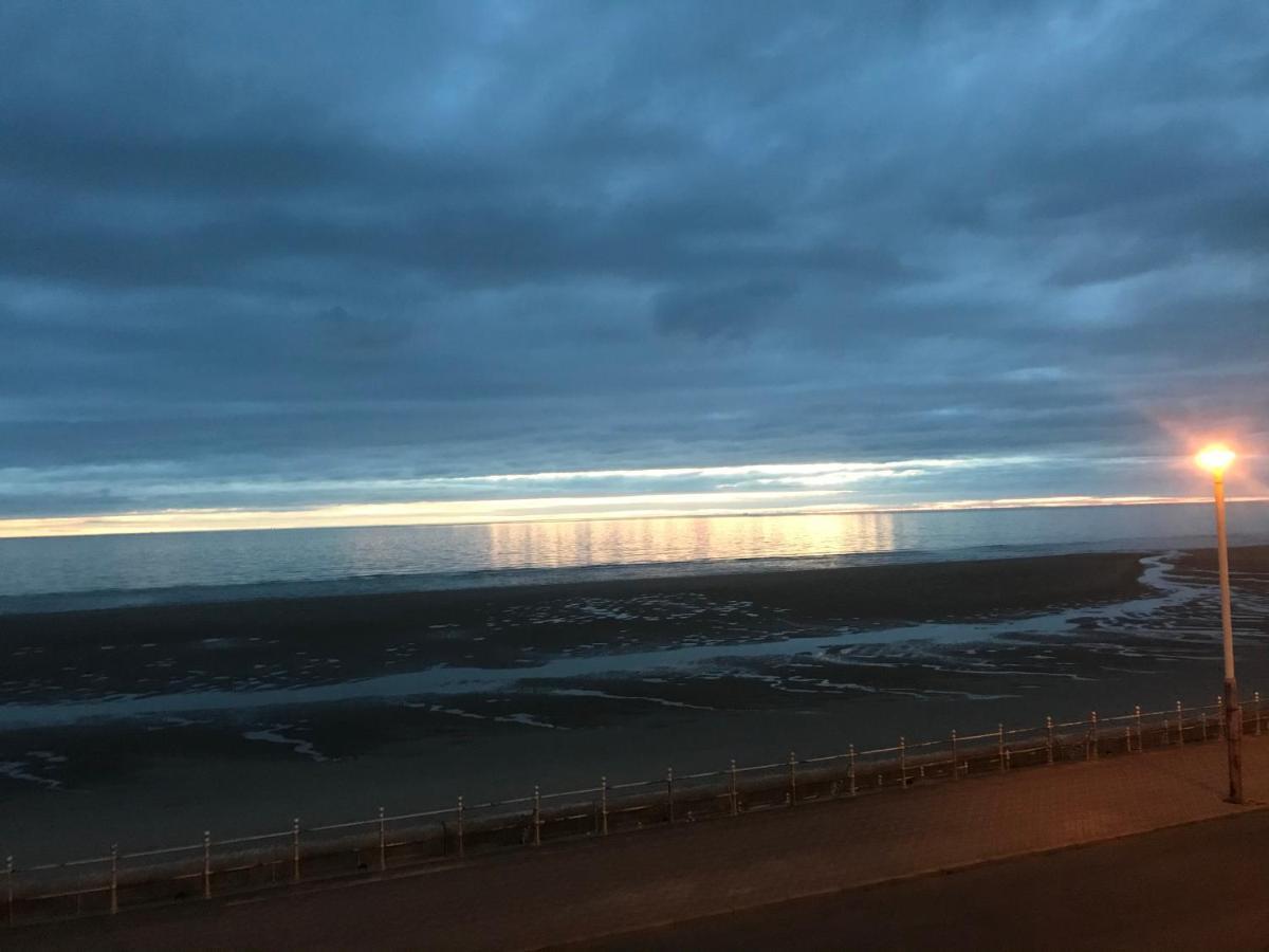 The Jewel Of The Sea Bed and Breakfast Blackpool Exterior foto