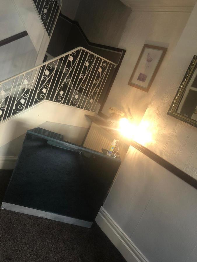 The Jewel Of The Sea Bed and Breakfast Blackpool Exterior foto