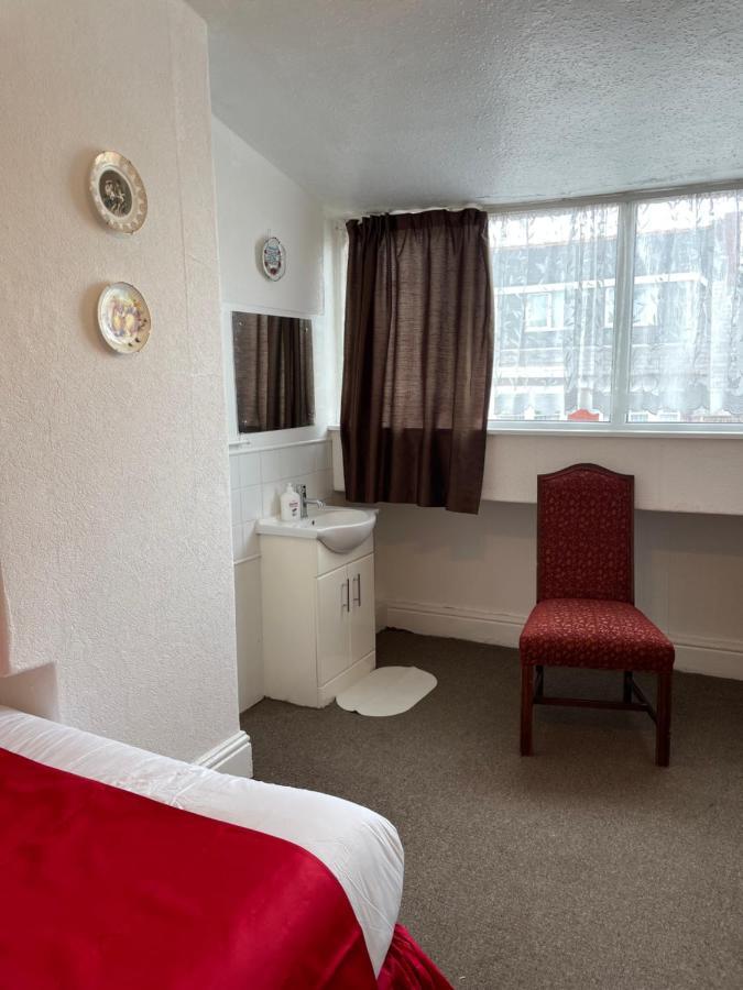 The Jewel Of The Sea Bed and Breakfast Blackpool Exterior foto
