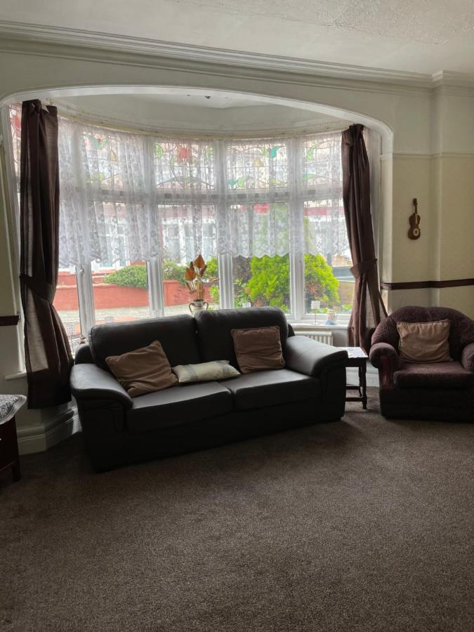 The Jewel Of The Sea Bed and Breakfast Blackpool Exterior foto