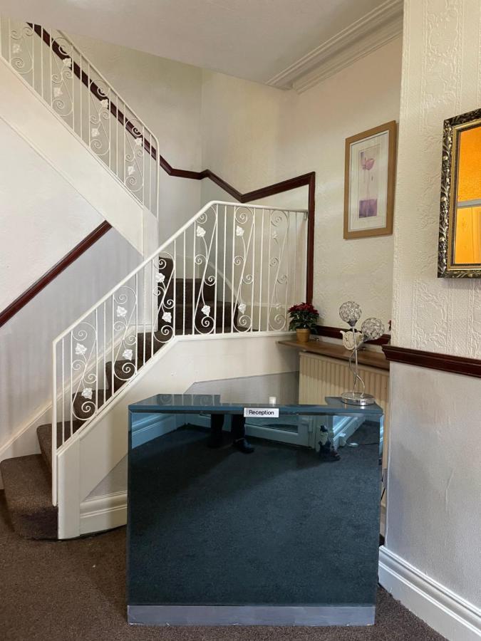 The Jewel Of The Sea Bed and Breakfast Blackpool Exterior foto